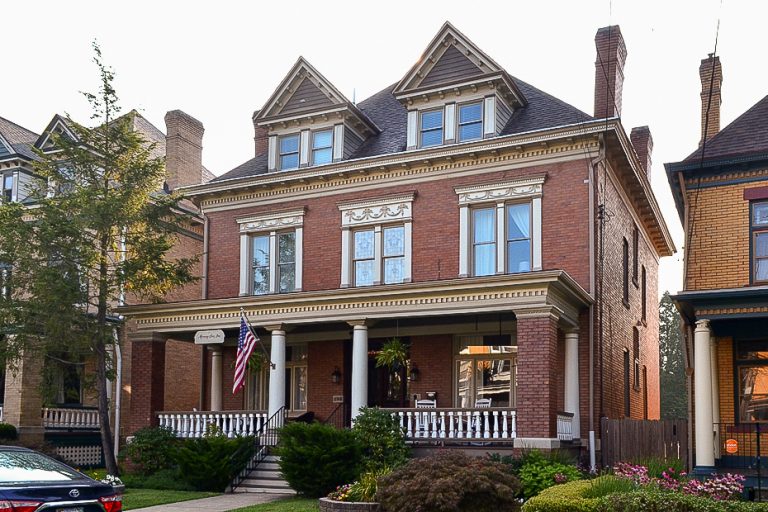 Thumbnail-Hospitality